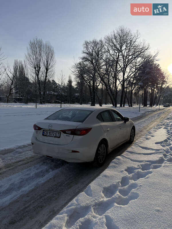 Седан Mazda 3 2015 в Чернигове