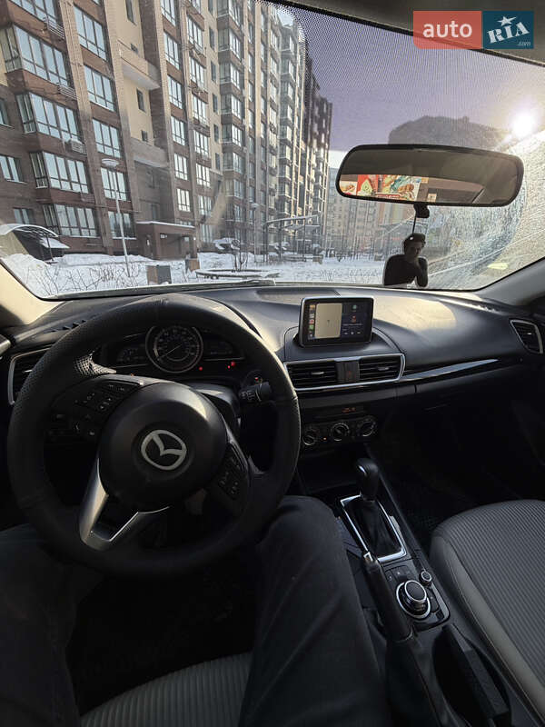Седан Mazda 3 2015 в Чернигове