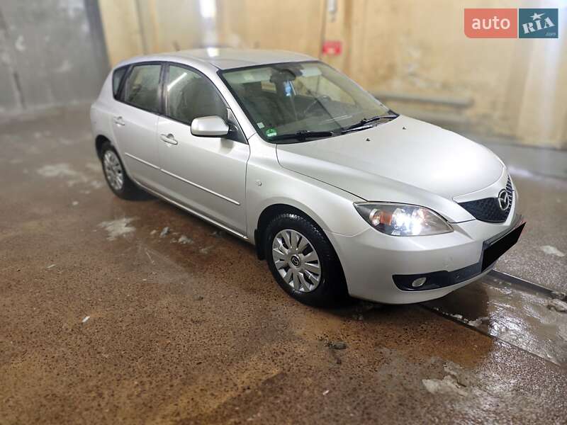 Хетчбек Mazda 3 2006 в Сарнах