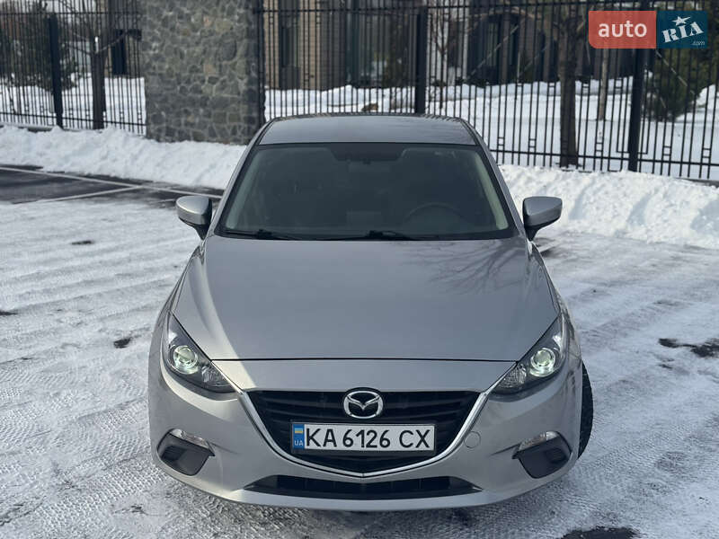 Седан Mazda 3 2016 в Києві