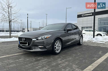 Хэтчбек Mazda 3 2017 в Ужгороде