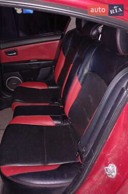 Седан Mazda 3 2005 в Доманевке