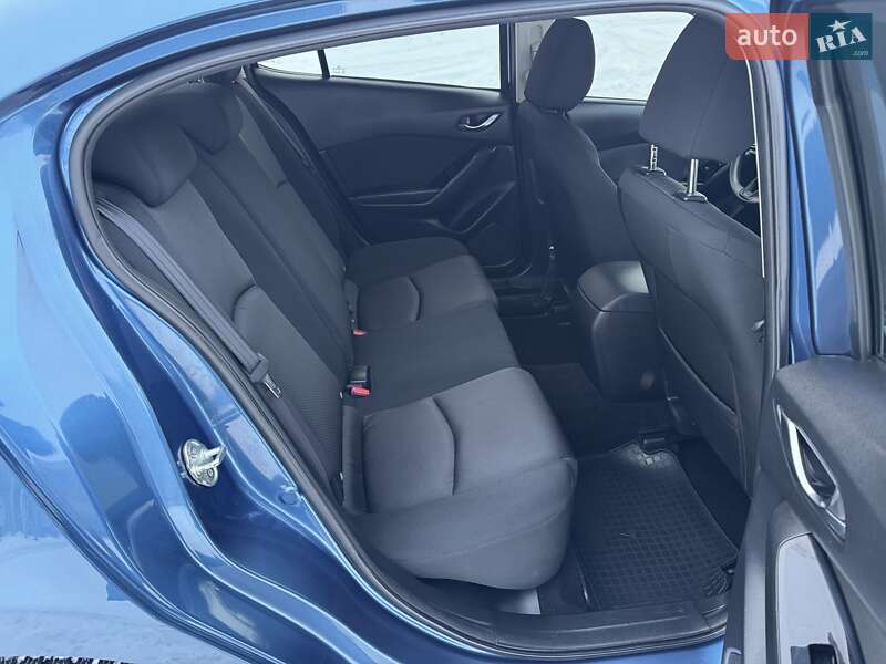 Седан Mazda 3 2018 в Дніпрі фото 24 Седан Mazda 3 2018 в Дніпрі