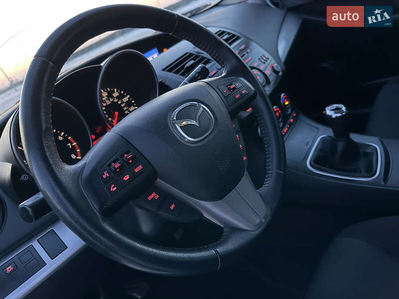 Хетчбек Mazda 3 2013 в Дніпрі