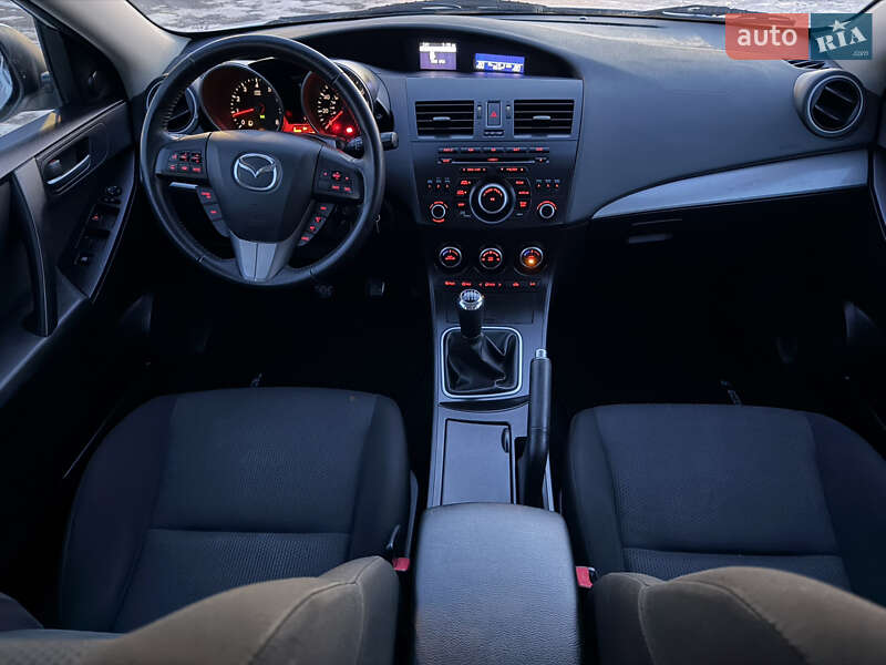 Хетчбек Mazda 3 2013 в Дніпрі