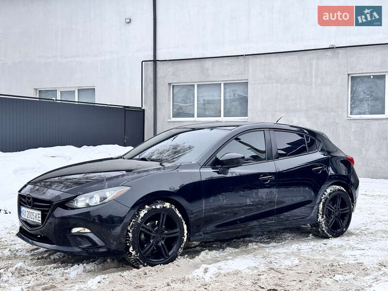 Хетчбек Mazda 3 2015 в Чернівцях