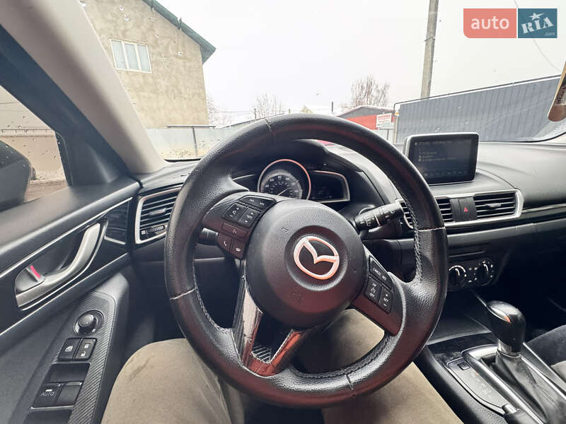 Хетчбек Mazda 3 2015 в Чернівцях