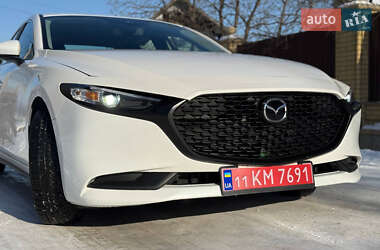 Седан Mazda 3 2023 в Косове