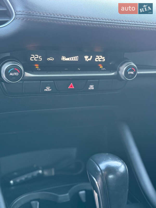 Седан Mazda 3 2023 в Косове