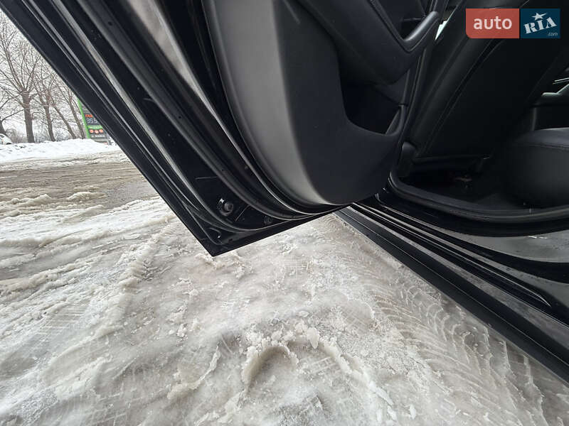 Седан Mazda 3 2018 в Києві