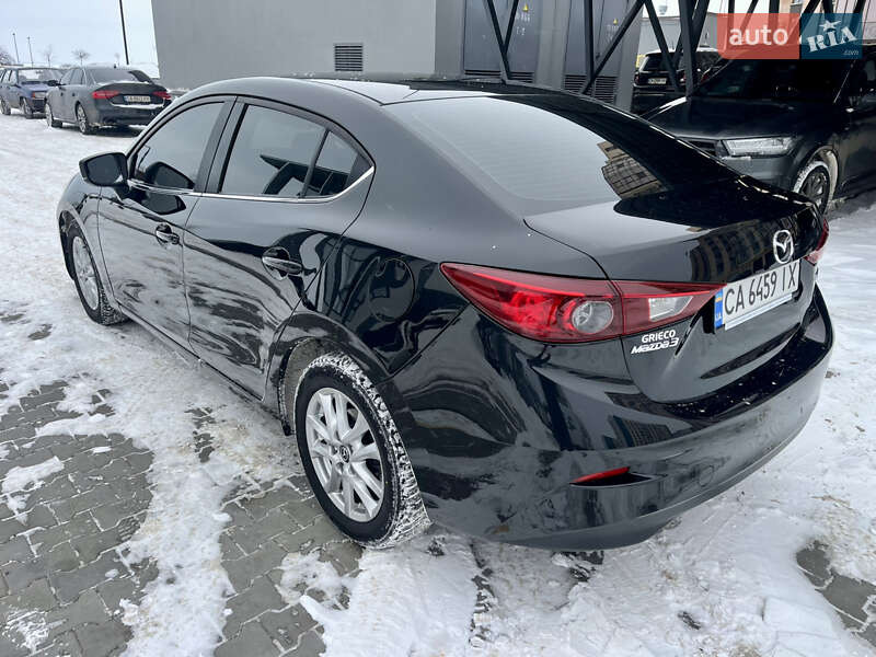 Седан Mazda 3 2018 в Черкасах