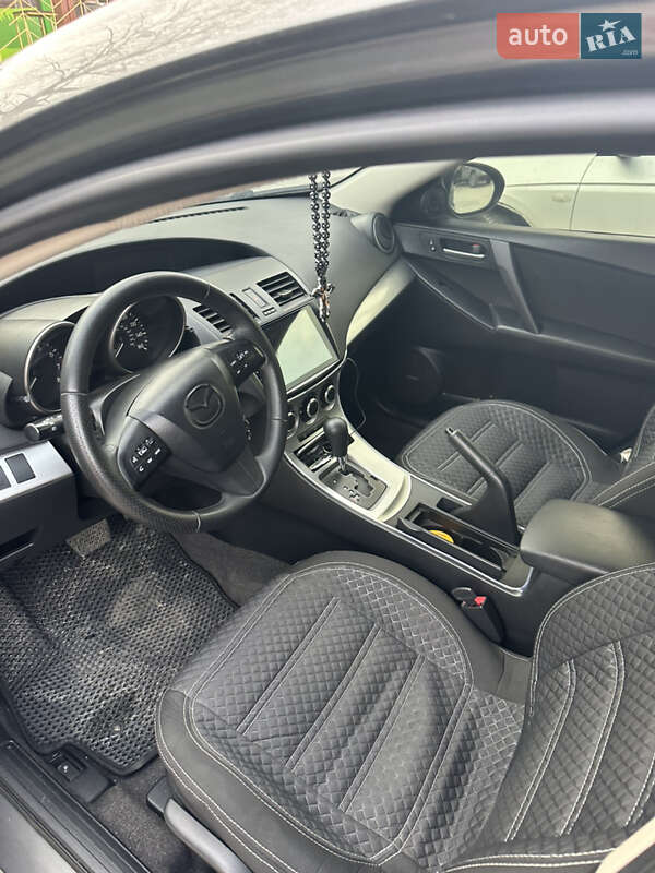 Седан Mazda 3 2010 в Запоріжжі