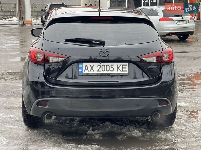 Хетчбек Mazda 3 2015 в Чернівцях
