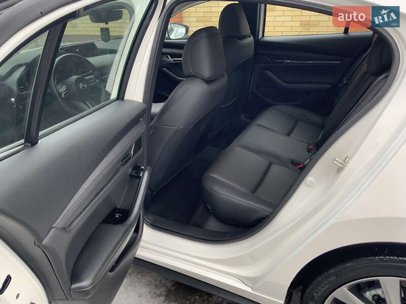Седан Mazda 3 2022 в Полтаві