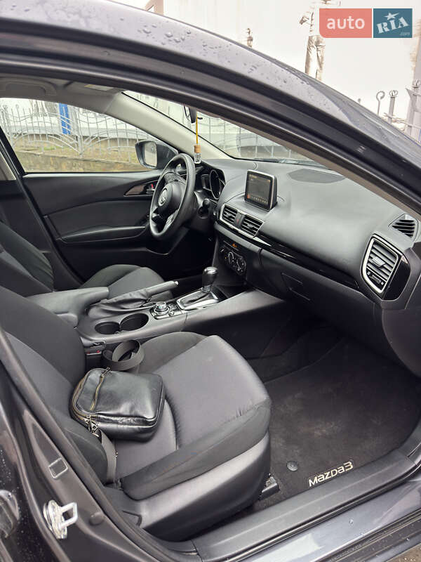 Седан Mazda 3 2014 в Запоріжжі