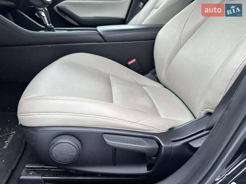 Седан Mazda 3 2019 в Києві