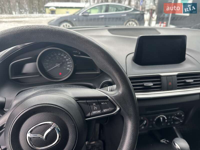Седан Mazda 3 2018 в Києві