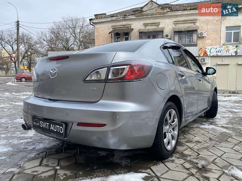 Седан Mazda 3 2013 в Миколаєві