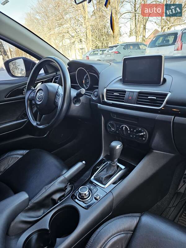 Седан Mazda 3 2016 в Києві