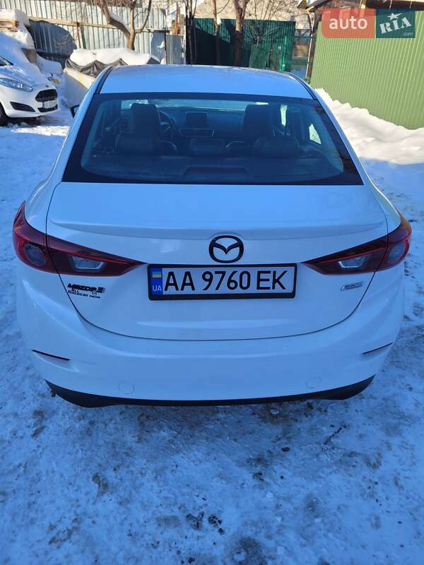 Седан Mazda 3 2015 в Києві