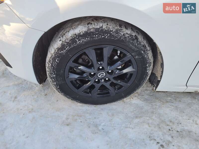 Седан Mazda 3 2015 в Києві