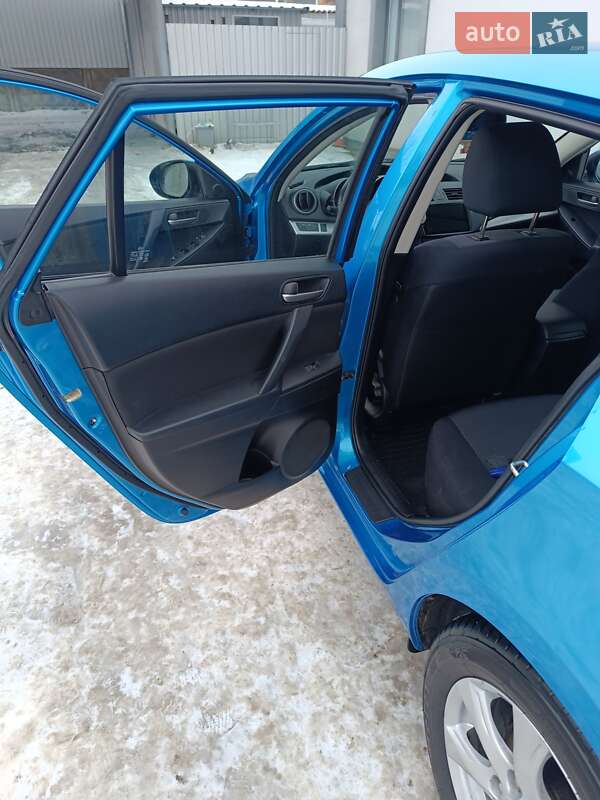 Хетчбек Mazda 3 2009 в Теофіполі