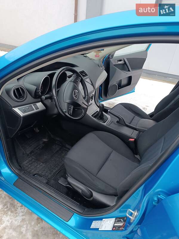 Хетчбек Mazda 3 2009 в Теофіполі