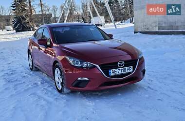 Седан Mazda 3 2016 в Киеве