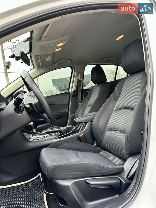 Седан Mazda 3 2015 в Киеве фото 21 Седан Mazda 3 2015 в Киеве
