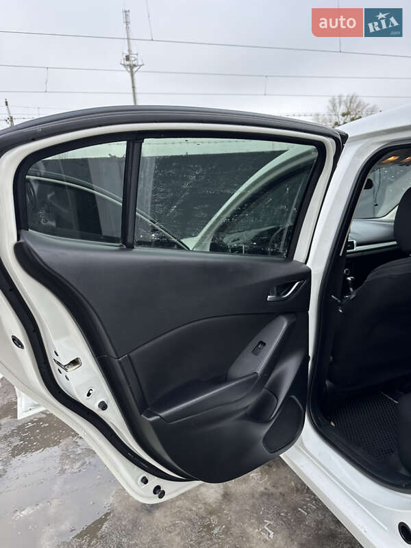 Седан Mazda 3 2015 в Киеве фото 26 Седан Mazda 3 2015 в Киеве