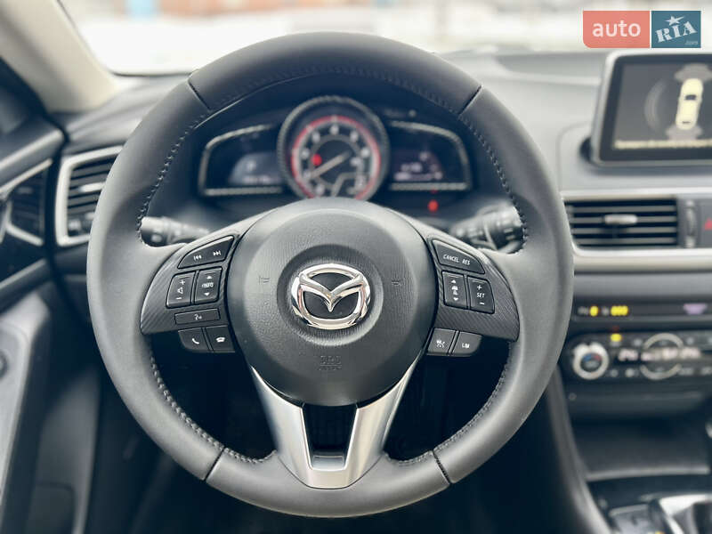 Хетчбек Mazda 3 2015 в Валках
