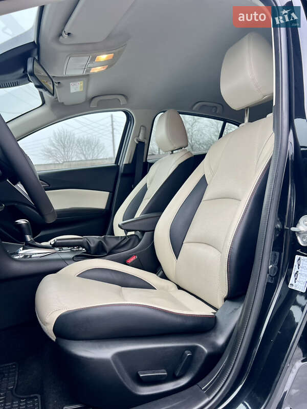 Хетчбек Mazda 3 2015 в Валках