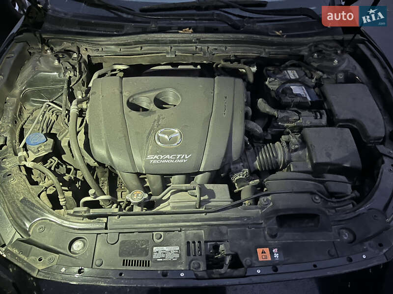 Седан Mazda 3 2015 в Миргороді