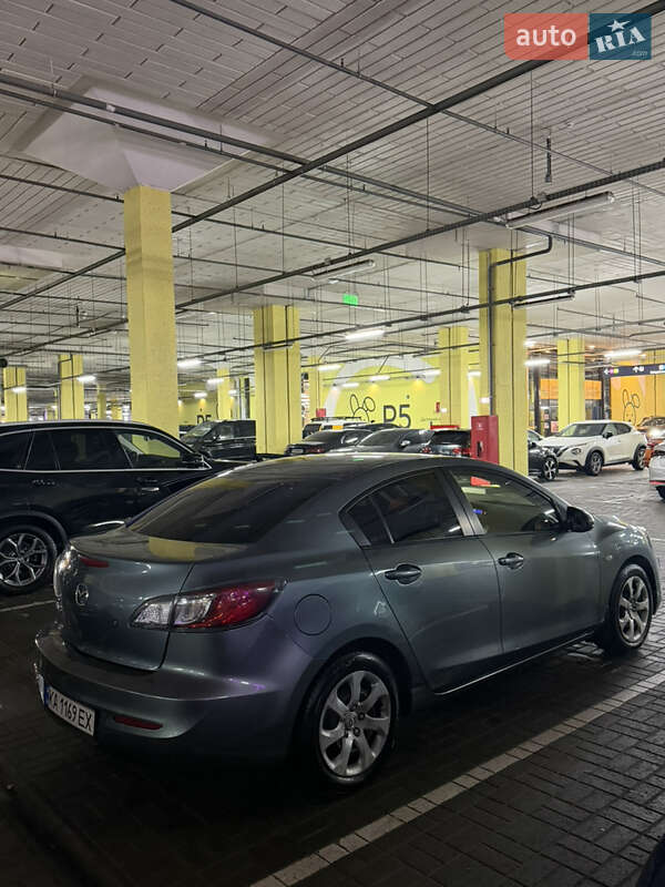 Седан Mazda 3 2011 в Киеве