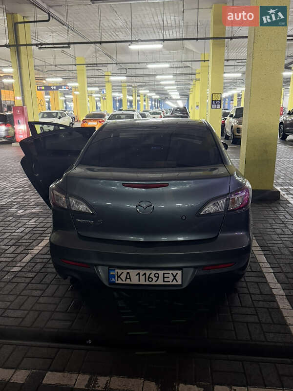 Седан Mazda 3 2011 в Киеве