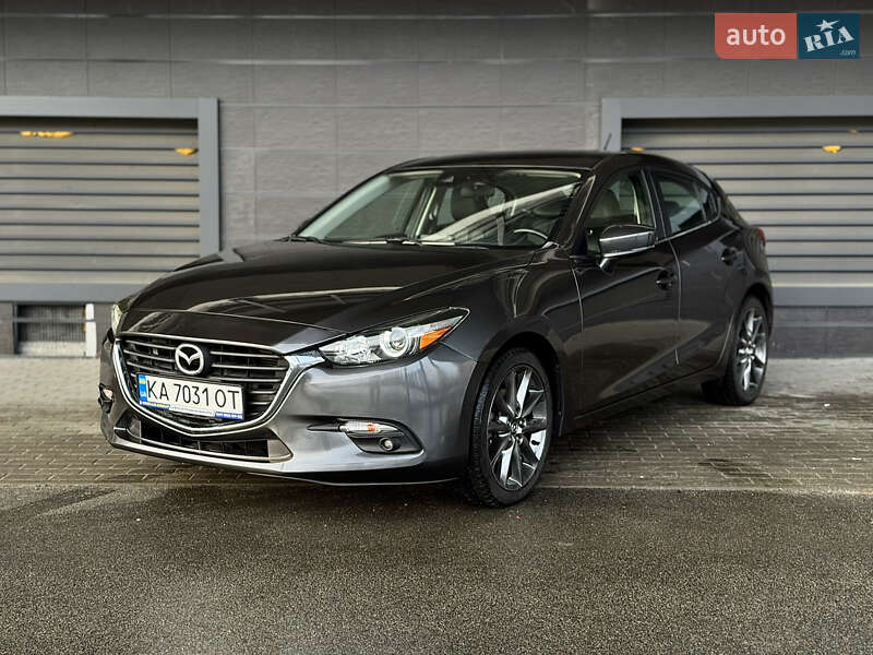 Хэтчбек Mazda 3 2018 в Киеве
