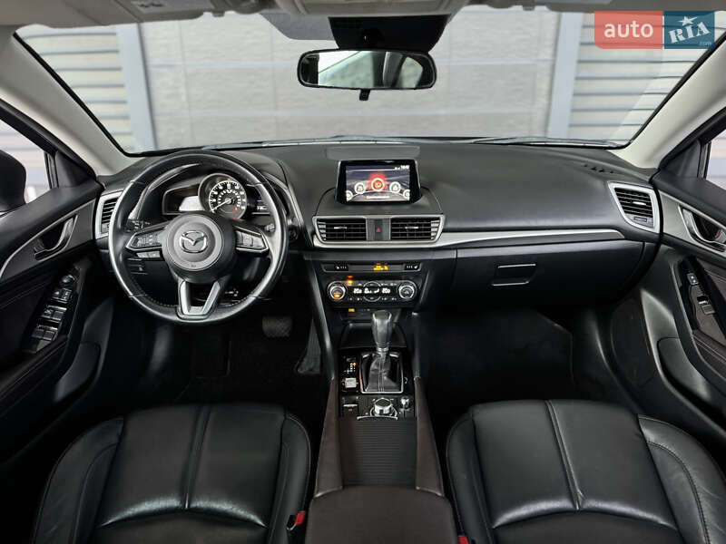 Хэтчбек Mazda 3 2018 в Киеве