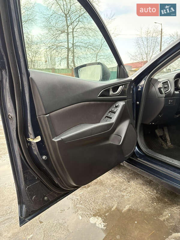 Седан Mazda 3 2016 в Киеве фото 21 Седан Mazda 3 2016 в Киеве