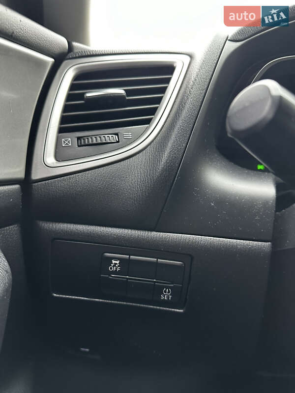 Седан Mazda 3 2017 в Киеве фото 19 Седан Mazda 3 2017 в Киеве