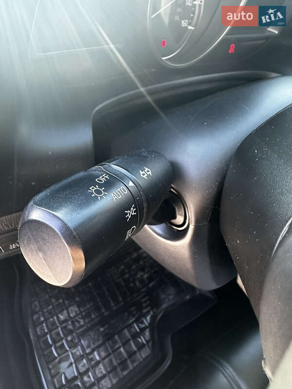 Седан Mazda 3 2017 в Киеве фото 29 Седан Mazda 3 2017 в Киеве