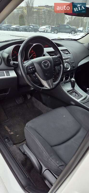 Седан Mazda 3 2010 в Дніпрі
