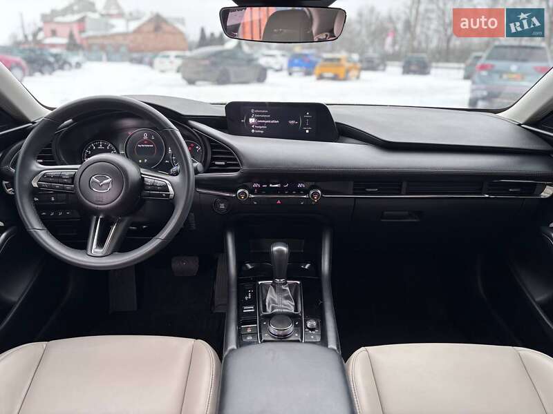 Седан Mazda 3 2024 в Коломые