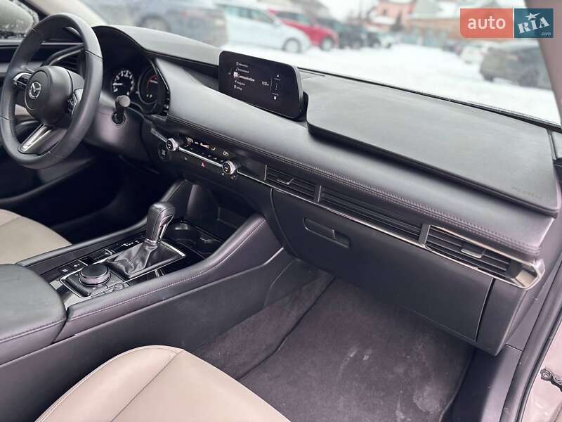 Седан Mazda 3 2024 в Коломые