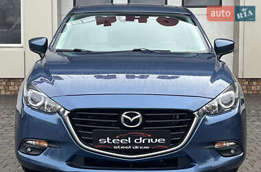 Седан Mazda 3 2017 в Николаеве