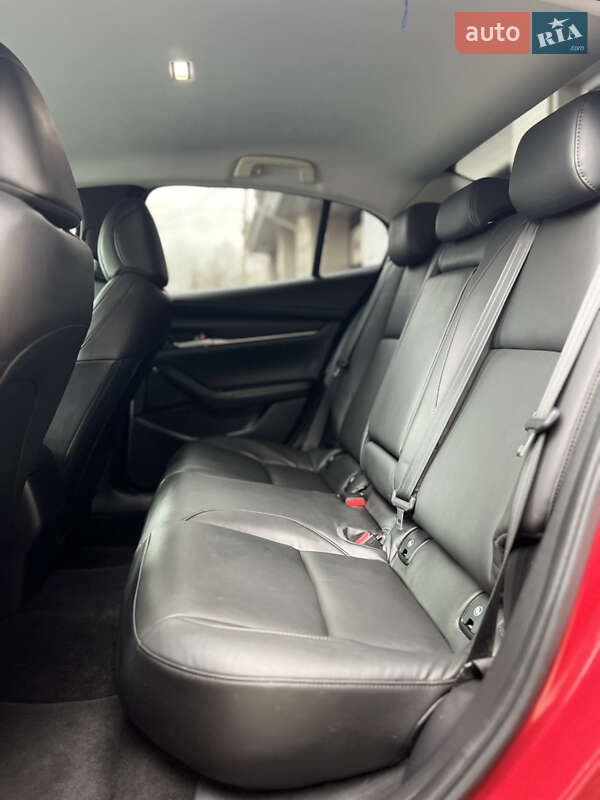 Седан Mazda 3 2022 в Николаеве
