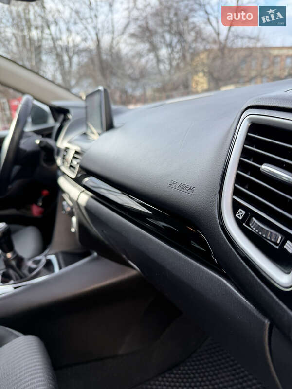 Седан Mazda 3 2014 в Ужгороде фото 22 Седан Mazda 3 2014 в Ужгороде