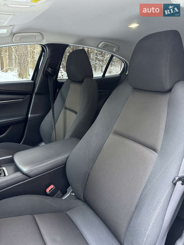 Седан Mazda 3 2020 в Бродах