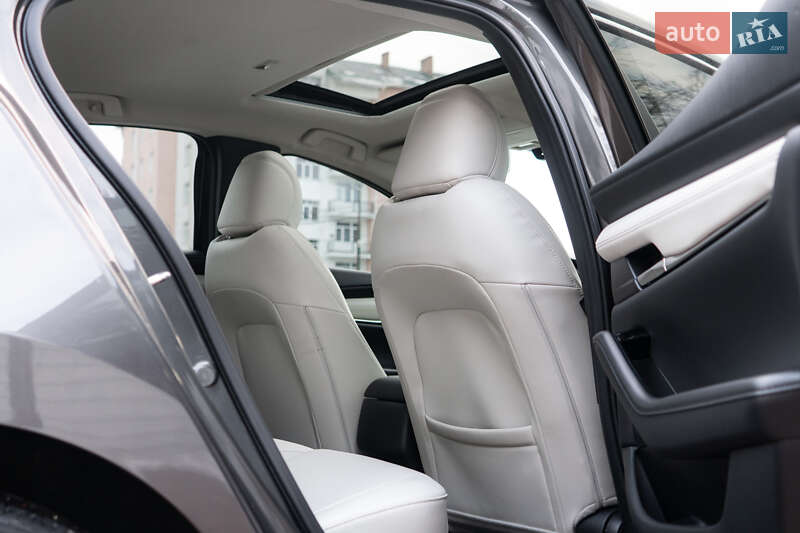 Седан Mazda 3 2020 в Киеве