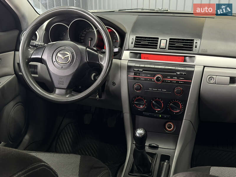 Хэтчбек Mazda 3 2005 в Тячеве
