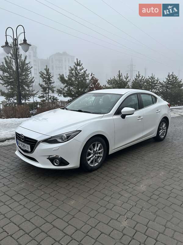 Седан Mazda 3 2015 в Івано-Франківську